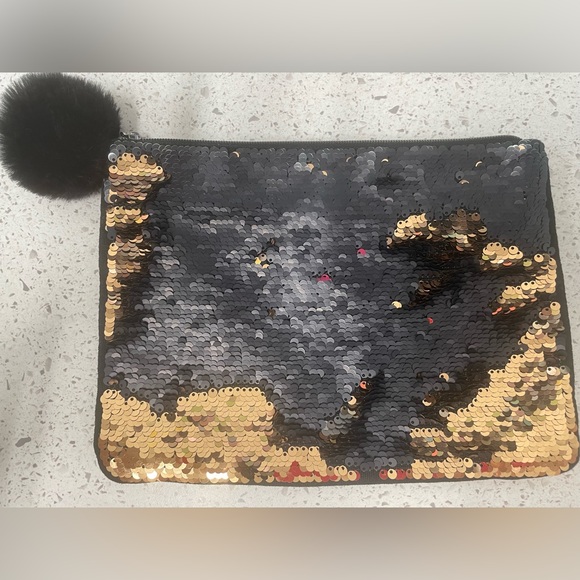 Fun sequin wine clutch by Stella & Dot - Picture 5 of 5